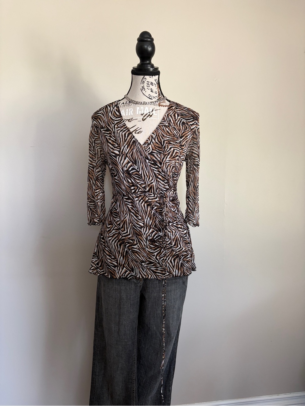 Y2K 100% Silk Tan Zebra Print Tie Back V-Neck Blouse | 2000s Luxury Office Siren - Picture 6 of 13